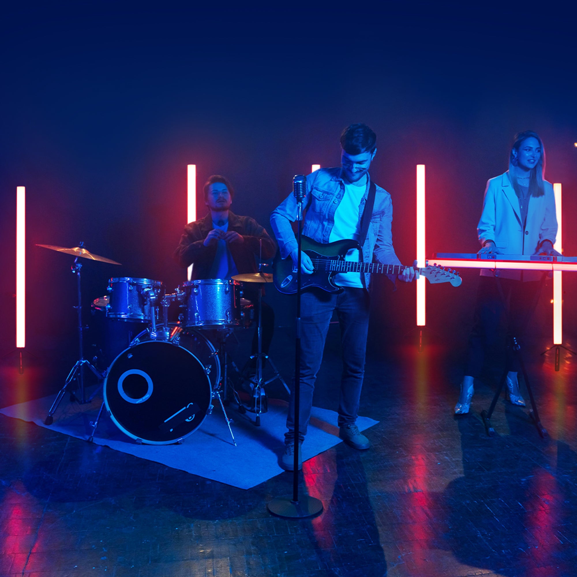 90W Battery Powered RGB 3in1 LED Pixel Light Bar with Stand